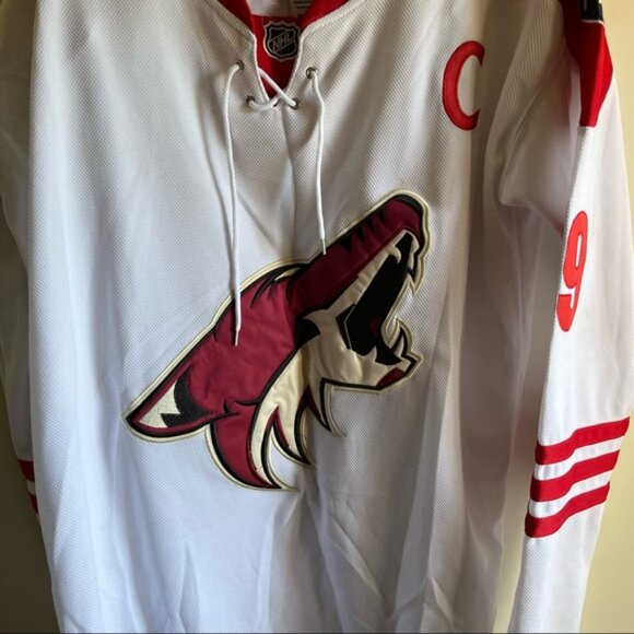 Arizona Coyotes Reebok White & Red #19 Shane Doan Lace Up Front Hockey Jersey 48 - Picture 2 of 5